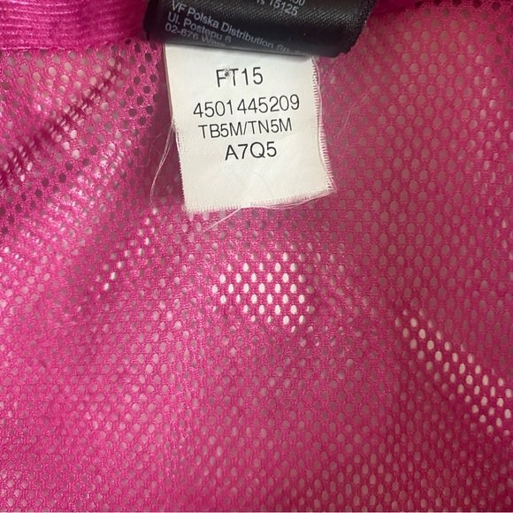 THE NORTH FACE Hooded Hyvent Lightweight Breast Cancer Awareness Resolve Jacket - Picture 7 of 14